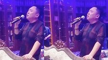 于谦在ktv沉醉开腔，唱歌摇滚范足，左手扳指被曝价值一套房？