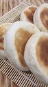 面粉1斤 酵母5克 泡打粉5克 糖10克 油20克 温水6两半 老面2两
