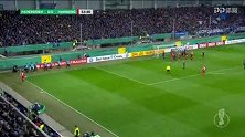 第54分钟汉堡球员拉索加进球 帕德博恩0-1汉堡