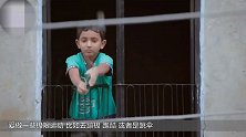 印度男子把高压线当单杠玩 下一秒意外发生了 路人直呼没救了