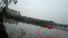 市民将湖面漂浮的醉酒女错认成“浮尸”报警 下一刻感动众人