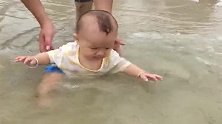 吃了一口海水，还吃得津津有味