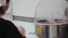 韩国街头爆款小吃：把棉花糖做成12星座，包裹着冰淇淋，巨诱人