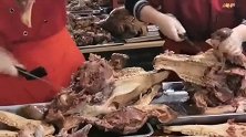 河南街头大妈做的特色美食，你知道是什么吗