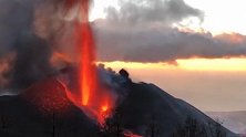 西班牙火山连续喷发2个多月 释放50万吨二氧化硫