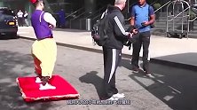 现实生活中的“阿拉丁魔毯”，小伙坐上去的那一刻，自带回头率呀