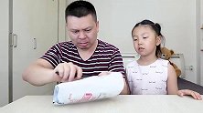 父女试玩“大嘴笔袋”，看完视频你就知道它为什么叫“大嘴”了！