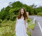 倪妮内衣外穿够大胆了，看到热巴和泫雅，才知道什么叫一滴不剩