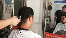 20多岁男子额头有点窄，短发这样剪真精神，帅到不敢想