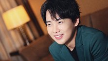 真土豪！郭麒麟开400万超跑出街，五环路上“飙车”超拉风