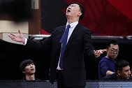 刘维伟：第二节挖了个巨大的坑 新疆的内线牵制力太强