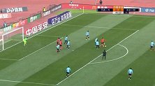 上半场补时第2分钟北京人和球员曹永竞(U23)射门 - 打偏