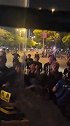 疑似部分武汉球迷赛后冲击天津球迷的接驳大巴