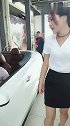 小伙子要带美女去兜风，看美女怎么说