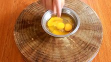大厨教你做西红柿炒鸡蛋，鸡蛋鲜嫩不老，讲解的非常详细！