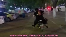 爆笑：小毛驴没电这样骑，只需耗费一双脚丫子！