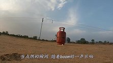 20斤火药威力有多强？把鞭炮放上面点燃，下一幕太精彩了！