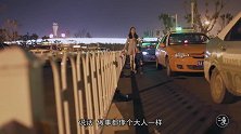 单亲妈妈带3岁女儿跑夜班出租车赚钱，900多天日夜颠倒，孩子懂事让人心疼