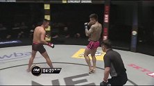李凯文一拳砸懵追着打，按倒后肘击满头包猛折脖子KO菲律宾悍将