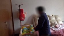 江西景德镇：光天化日之下1岁女童摇篮中被偷走，嫌犯索要20万