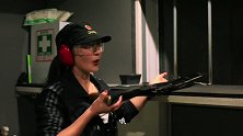 《女行》凯恩斯坦克博物馆体验二战老枪303，太酷太刺激