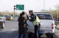 一首“凉凉”给北京皮卡车主，新规一出，连“摆摊”机会都没了！