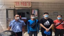 外卖骑手朝电梯按键吐口水 监控拍下全程