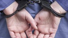 中国女子为长居新加坡 以特殊服务作交换和人假结婚被判半年监禁
