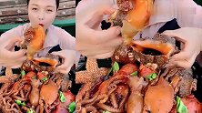 渔民大姐直播吃海鲜荟萃，看到刚出锅的肥美大海螺，我流口水了