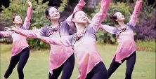 久违的一曲《繁花》，姐姐们舞姿优雅，满满中国风