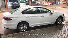 靠边停车时，这个错误做法一定要避免不然轮胎一定报废，看看