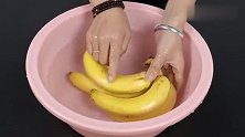 香蕉放2天就变黑，果农教我一招，简单好用，放半个月不坏