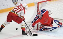 KHL-18次射正无一进球 昆仑鸿星万科龙0-3负中央陆军