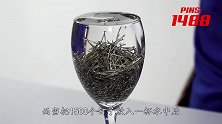 水的表面张力有多强？往硬币上不断滴水，神奇的一幕发生了！