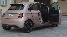全新菲亚特500，如此小巧的车型