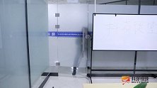 学校表演课，学生演了一出AWM大战魔刀千刃，真是世纪对决