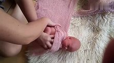 如何把小baby包成个小茧蛹拍艺术照，这手法可以学一学了