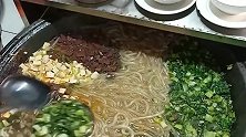 河南安阳美食，师傅舀一勺敲七下，我到现在也没明白啥意思！
