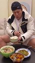 吃羊肉的季节到啦，一条羊腿，一半清炖一半红烧