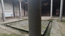 四五百年历史的李氏宗祠，建于明朝时期，现为文物古迹被国家保护