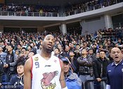 麦迪中国行曾与CBA球队热身 搞笑秀中文：我没犯规！