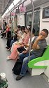 杭州地铁四号线，遇到两个神仙颜值小姐姐，爱了爱了