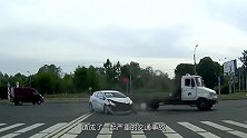 半挂车心血来潮转弯，之后司机后悔落泪！