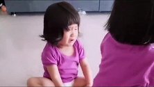 双胞胎姐姐又欺负妹妹，妹妹天天被姐姐欺负的怀疑人生，厉害了