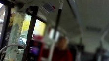 北京通州：嚣张女子乘公交拒戴口罩，挑衅民警“你枪毙我”