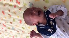 新手妈妈不会照顾宝宝，新出生5天的娃就感冒了，小可怜一直在哭