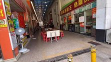 今天我到深圳塘坑美食城，打算去吃美食，看看这个美食城啥样