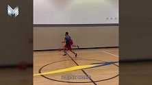 1米8白人完成罚球线大风车扣篮！这逆天弹跳比拉文更强