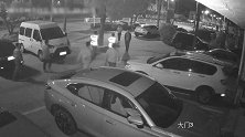 浙江宁波：怎么回事？闯红灯还肇事逃逸，一车竟揪出两人醉驾