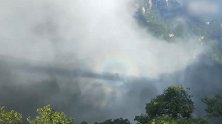 张家界天门山景区突现佛光奇景 光中有桥桥上有人